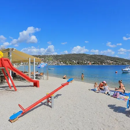 By The Sea Sevid, Trogir - 6024 アパート *